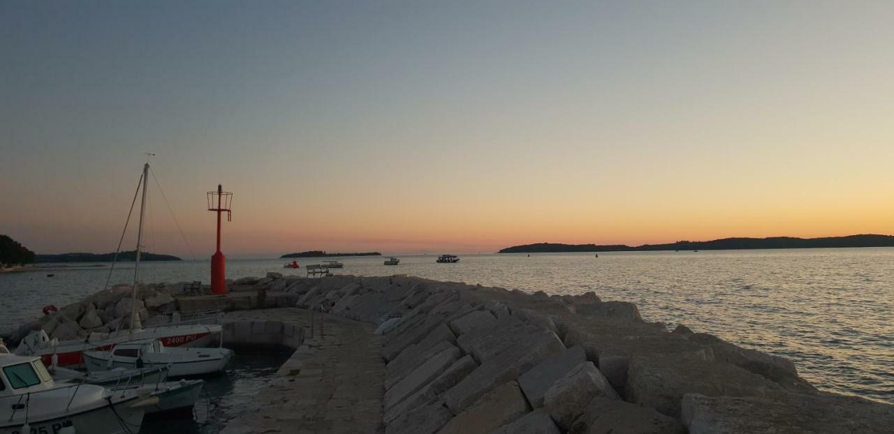 Apartmani Slavulj Fazana Bagian luar foto